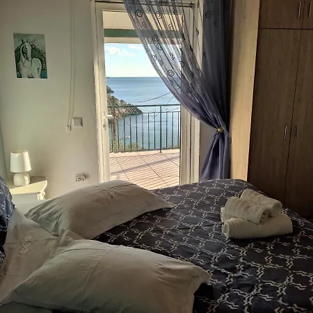 Aliki Apartment *